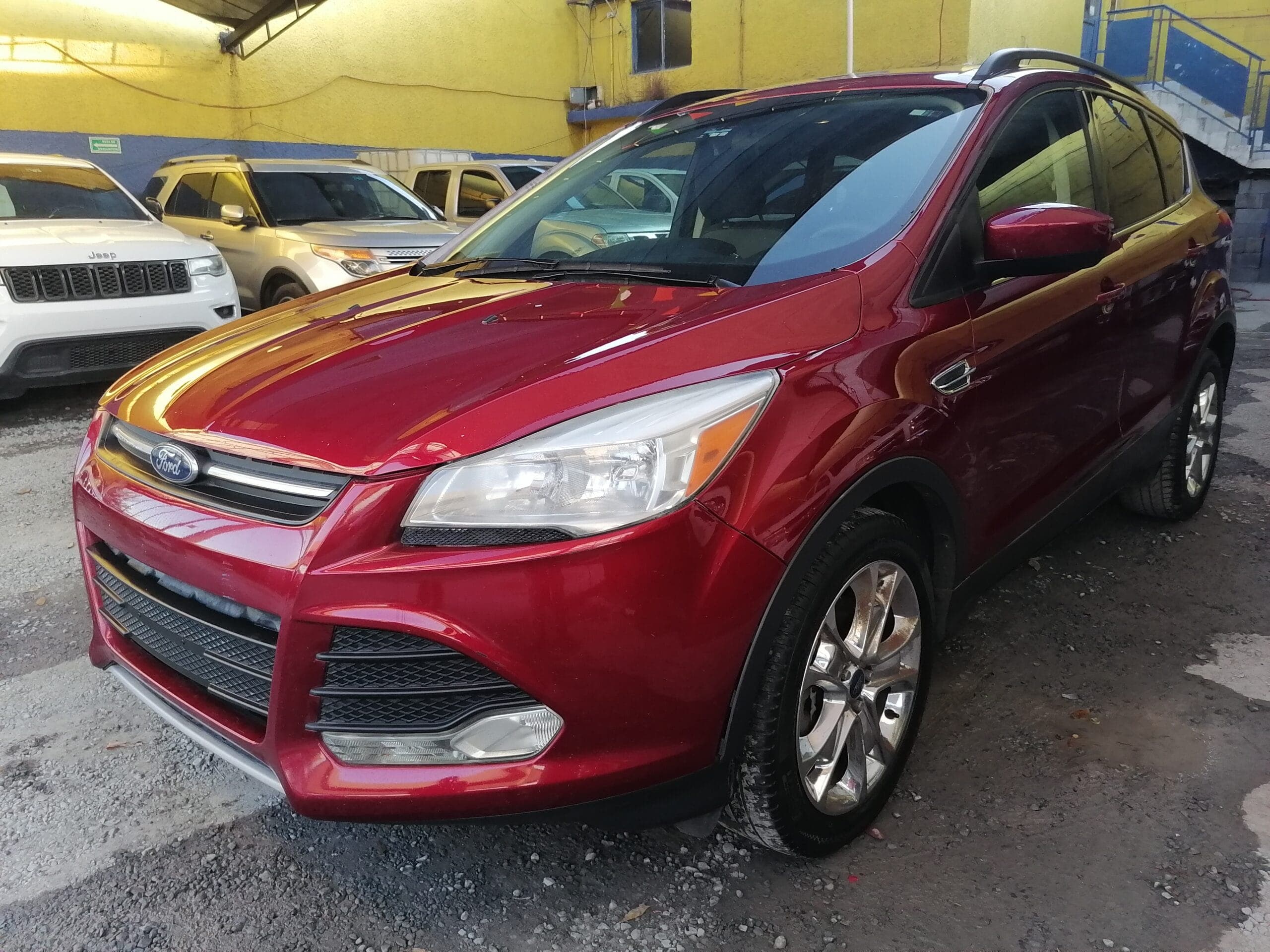 FORD ESCAPE SE — foto 1